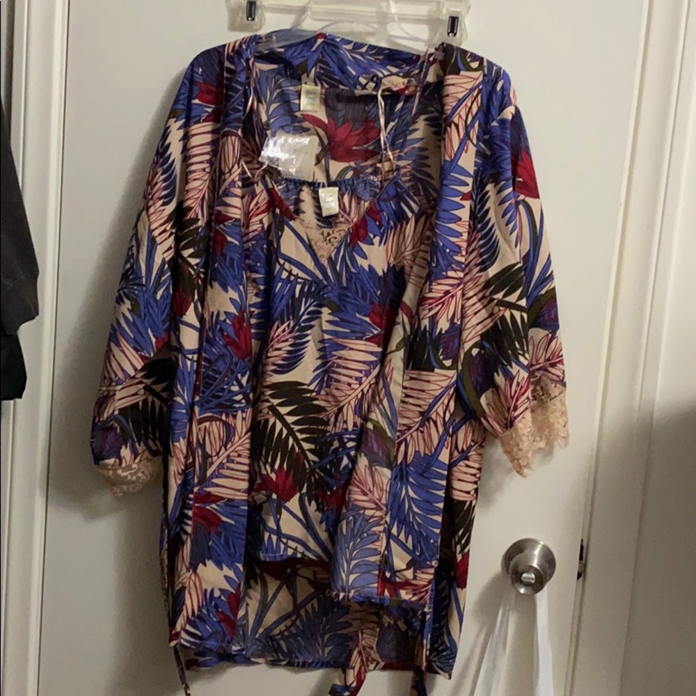 NWT japna lounge spa set